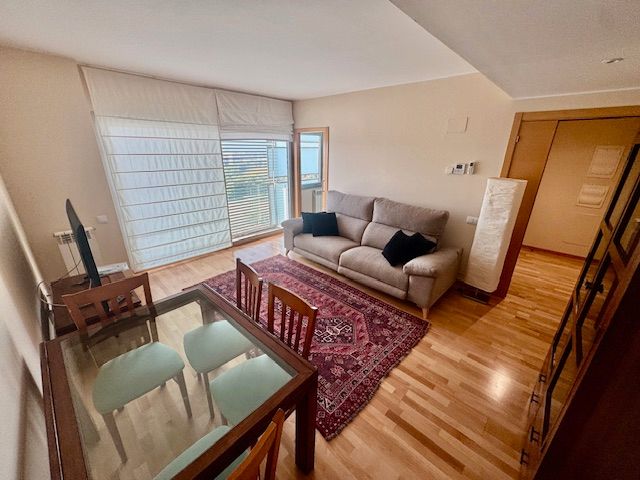 Sala d'estar de Pis de lloguer en Sant Cugat del Vallès amb Aire condicionat, Calefacció i Parquet