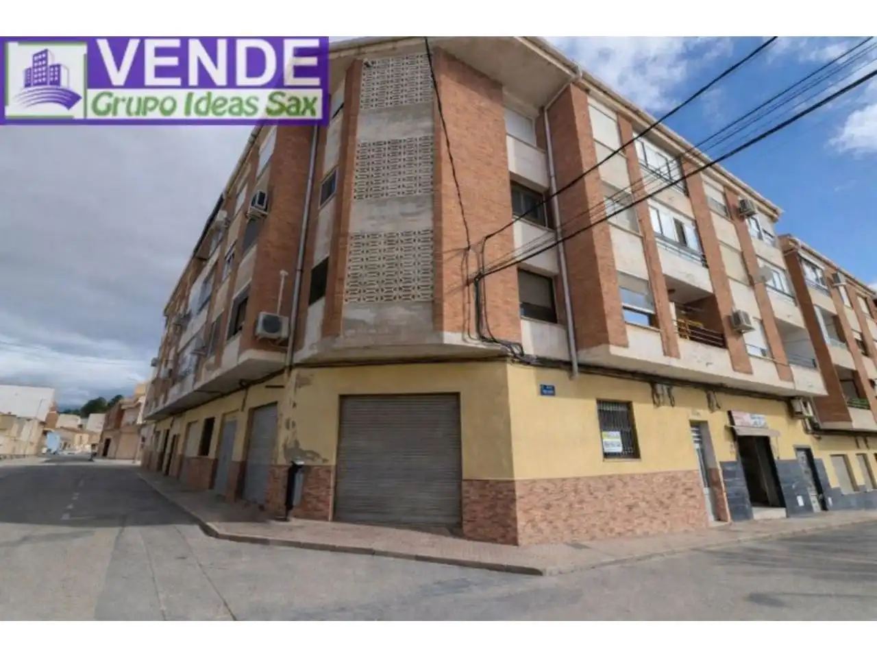 Business premises for sale in Sax