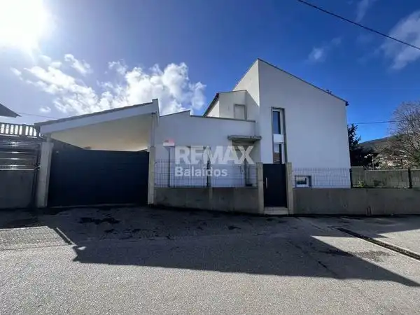 Casa amb piscina en venda a Lugar Portela, imagen 4