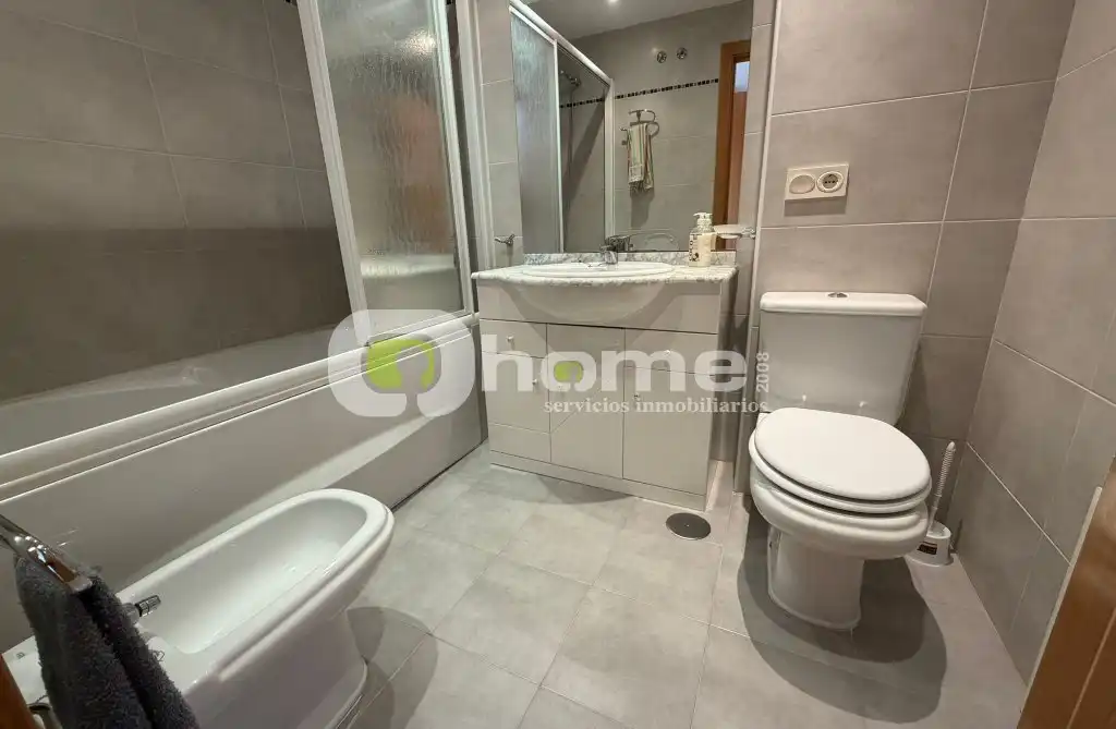 Bathroom of Flat for sale in Zamora Capital   with Heating and Terrace