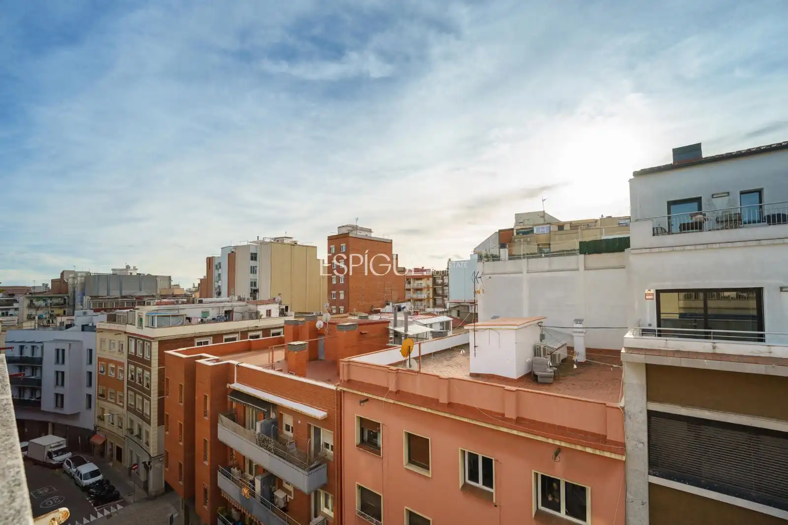 Außenansicht von Dachboden zum Verkauf in Barcelona mit Klimaanlage, Heizung und Terrasse