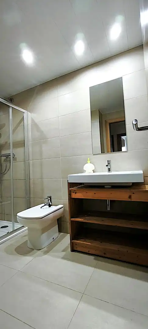 Badezimmer von Wohnung zum Verkauf in Badalona mit Klimaanlage, Heizung und Parkett