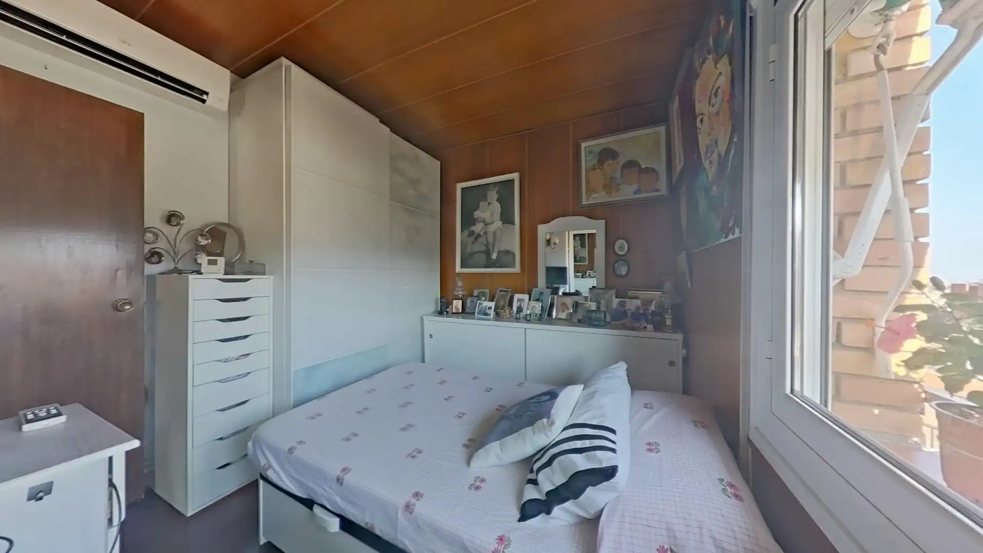 Habitación de Ático en venta en Barcelona con Aire acondicionado y Amueblado