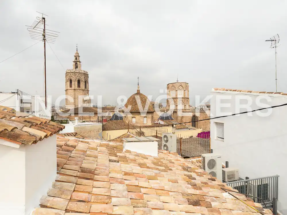 Vista exterior de Àtic de lloguer en Valencia amb Aire condicionat, Calefacció i Terrassa