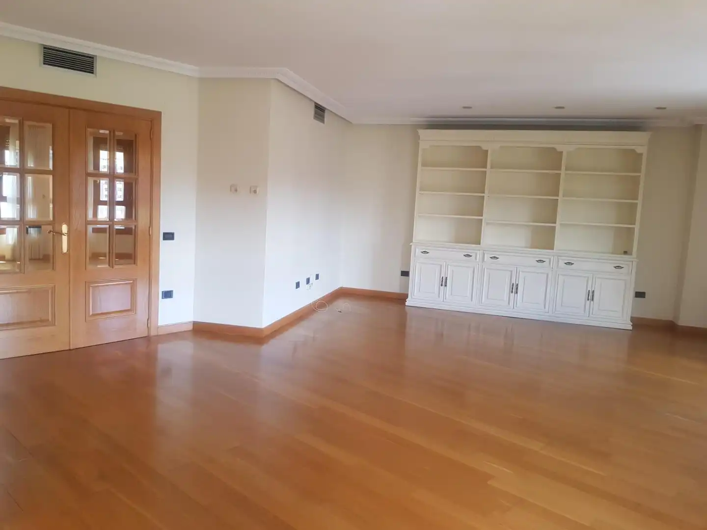 Sala de estar de Piso de alquiler en Zaragoza con Aire acondicionado, Calefacción y Parquet