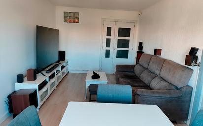 Living room of Flat for sale in Terrassa  with Terrace, Furnished and Oven