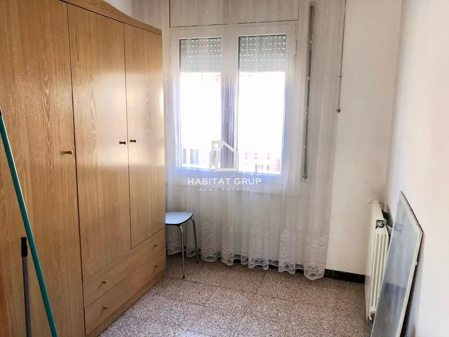 Dormitori de Casa o xalet en venda en Olot amb Calefacció, Jardí privat i Terrassa