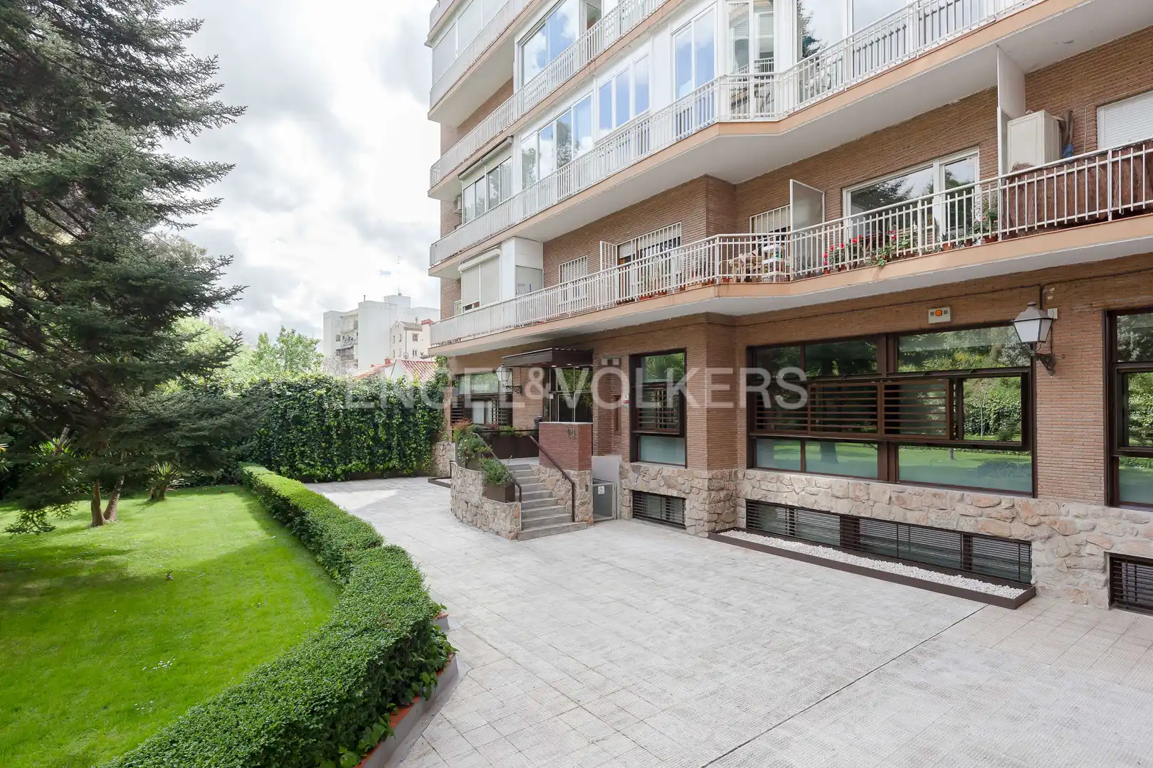 Vista exterior de Apartament de lloguer en Madrid amb Aire condicionat, Calefacció i Parquet