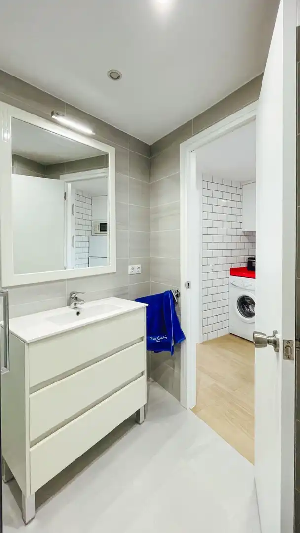 Bathroom of Apartments for rent in Benidorm  with Private garden and Community pool
