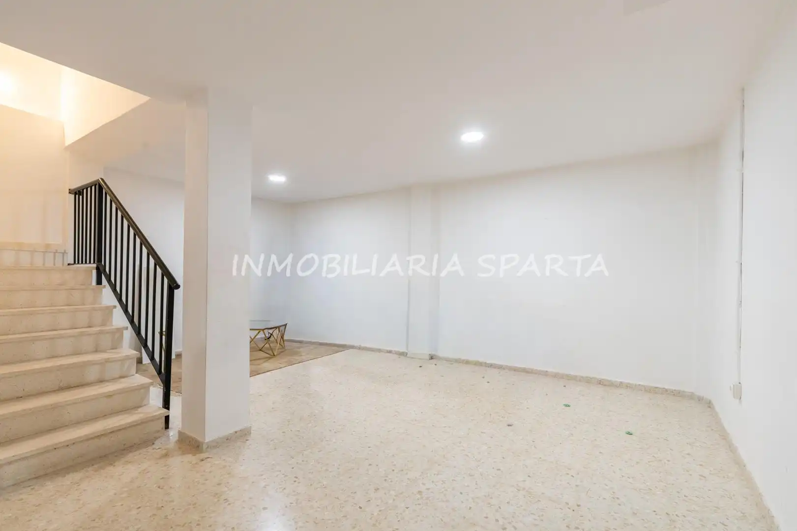 Casa adosada en venda en Espartinas amb Aire condicionat, Jardí privat i Forn