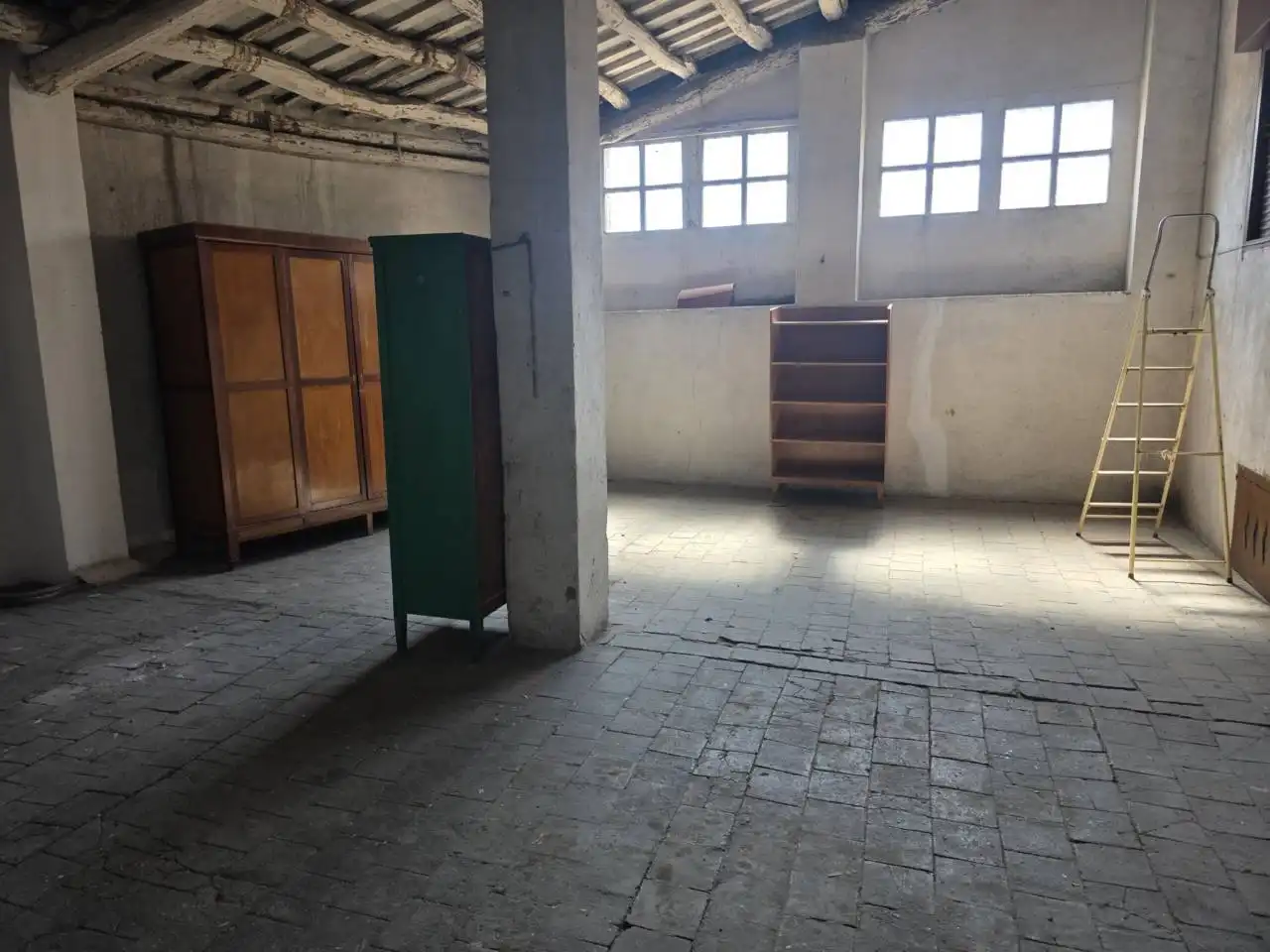 Buildings for sale in Manresa