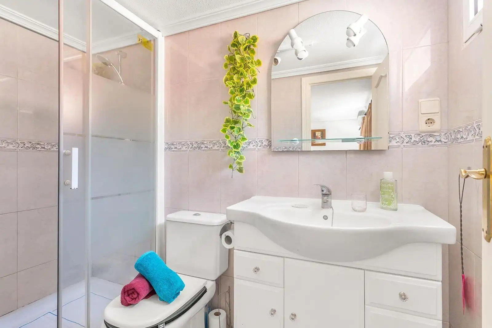 Baño de Casa o chalet en venta en Torrevieja con Aire acondicionado, Calefacción y Jardín privado