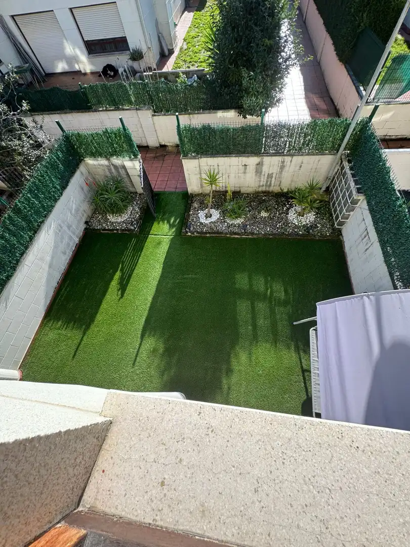 Terrassa de Casa adosada en venda en Polanco amb Calefacció, Jardí privat i Parquet
