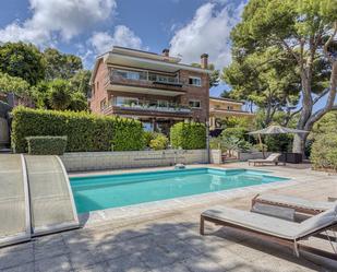 Piscina de Casa o xalet en venda en Castelldefels amb Aire condicionat, Terrassa i Piscina