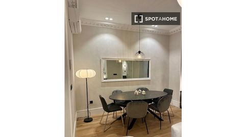 Photo 5 of Room in Cortes - Huertas, Madrid Capital