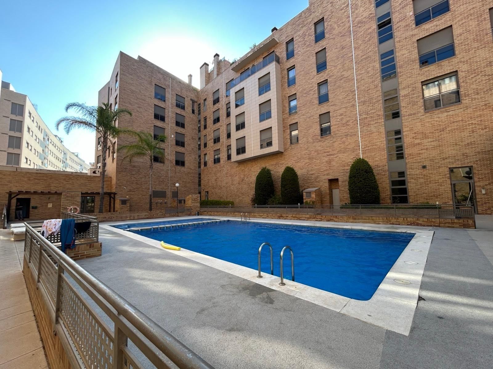 Piscina de Pis en venda en Torrent amb Aire condicionat, Calefacció i Jardí privat