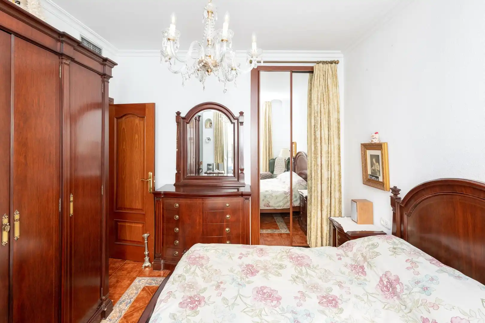 Bedroom of Flat for sale in Granada  with Air Conditioner, Heating and Parquet flooring