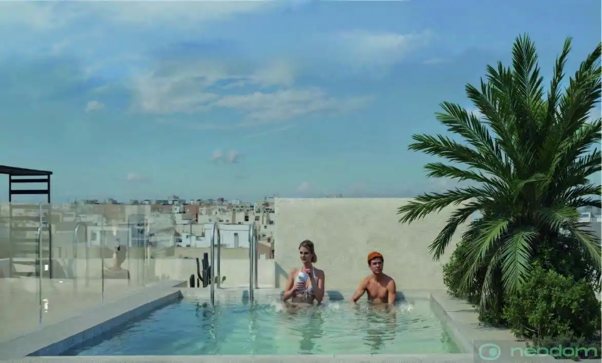 Flat with pool for sale in N/A