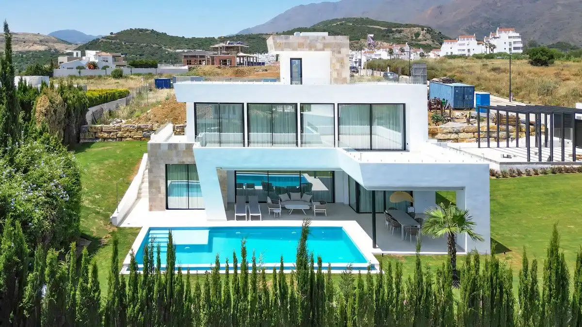 Villa mit Pool zum Verkauf in Costa Natura