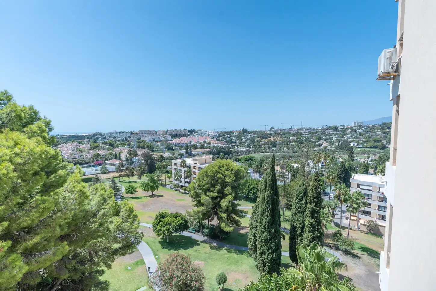 Exterior view of Apartments for sale in Marbella  with Swimming Pool and Community pool