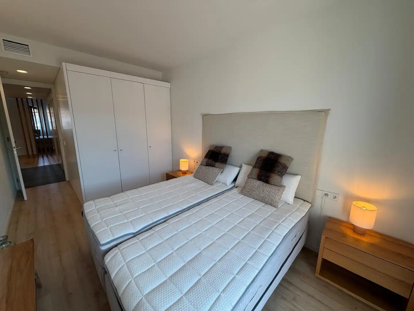 Habitación de Piso de alquiler en Girona con Aire acondicionado, Calefacción y Amueblado