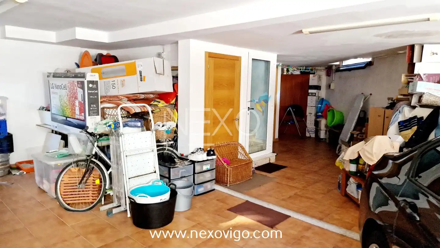 Casa adosada en venta en Cangas  con Calefacción, Trastero y Amueblado