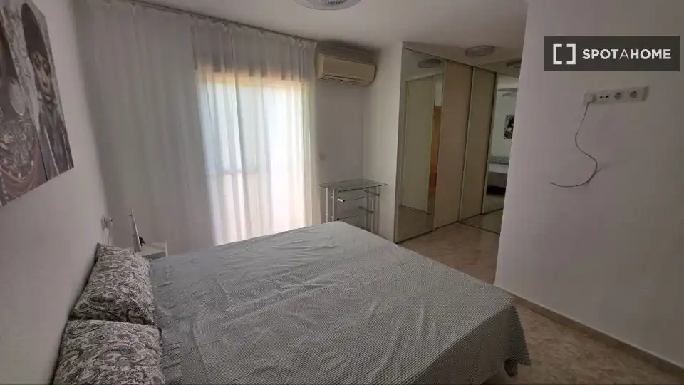 Habitación de Piso para compartir en Mutxamel con Aire acondicionado, Terraza y Amueblado