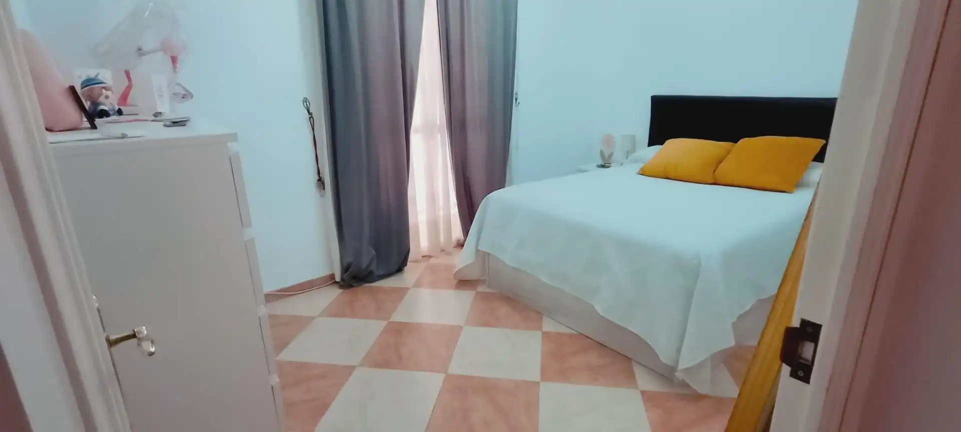 Dormitori de Casa adosada en venda en Coria del Río amb Terrassa
