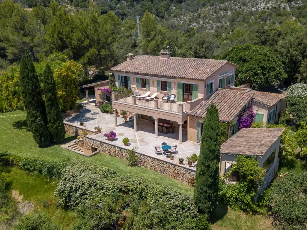 Casa rústica amb terrassa en venda a Pollença Poble