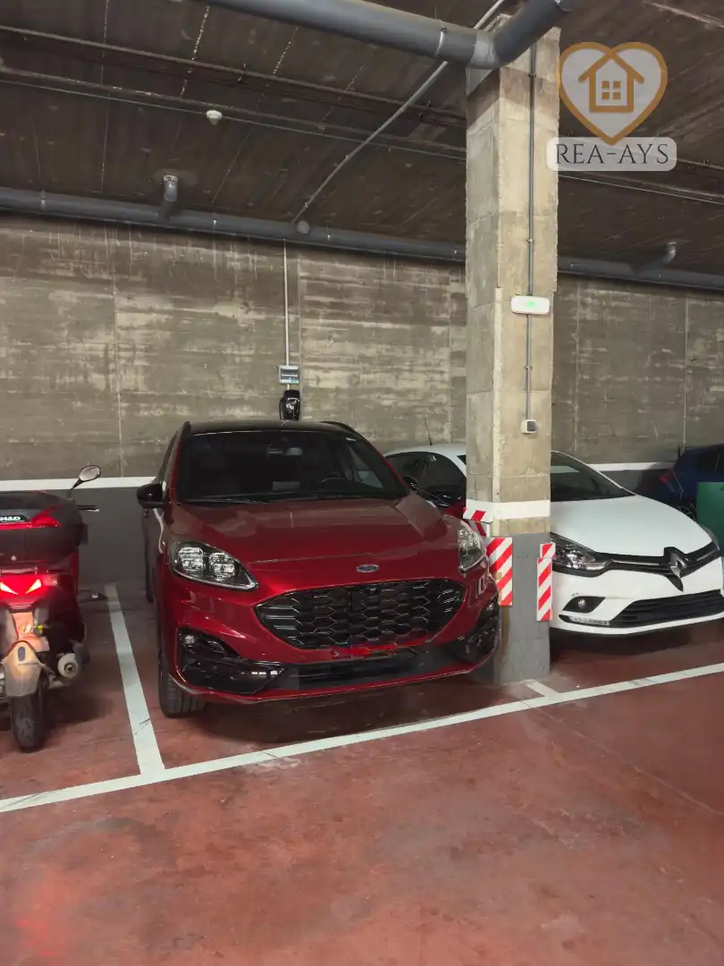 Parking de Dúplex en venta en Viladecans con Aire acondicionado, Calefacción y Parquet