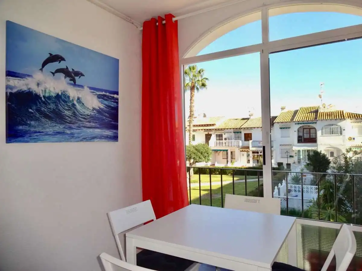 Habitación de Casa o chalet en venta en Torrevieja con Terraza, Amueblado y Piscina comunitaria