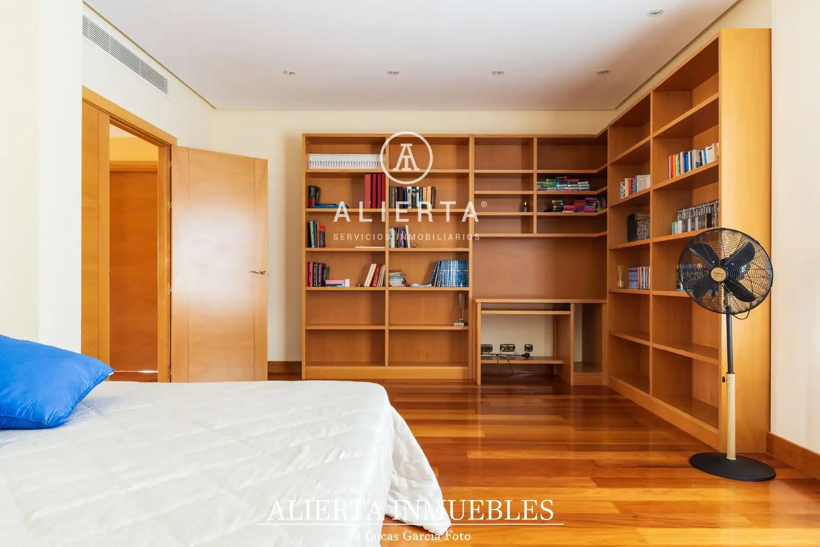 Bedroom of Houses for rent in Zaragoza  with Air Conditioner, Heating and Storage room