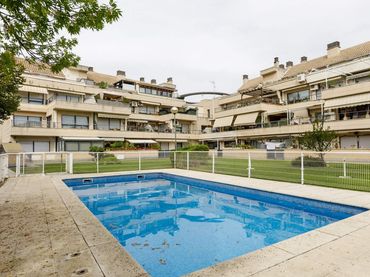 Appartamento con piscina in vendita a Avenida de Navarra 35