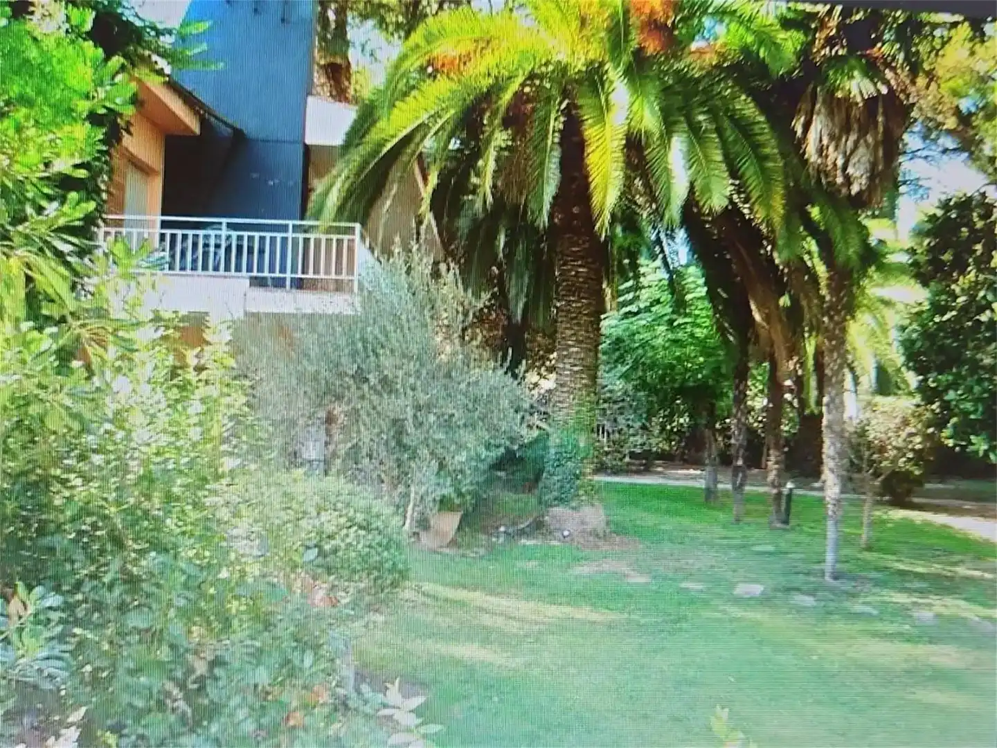 Jardí de Casa o xalet en venda en Cerdanyola del Vallès amb Aire condicionat i Balcó