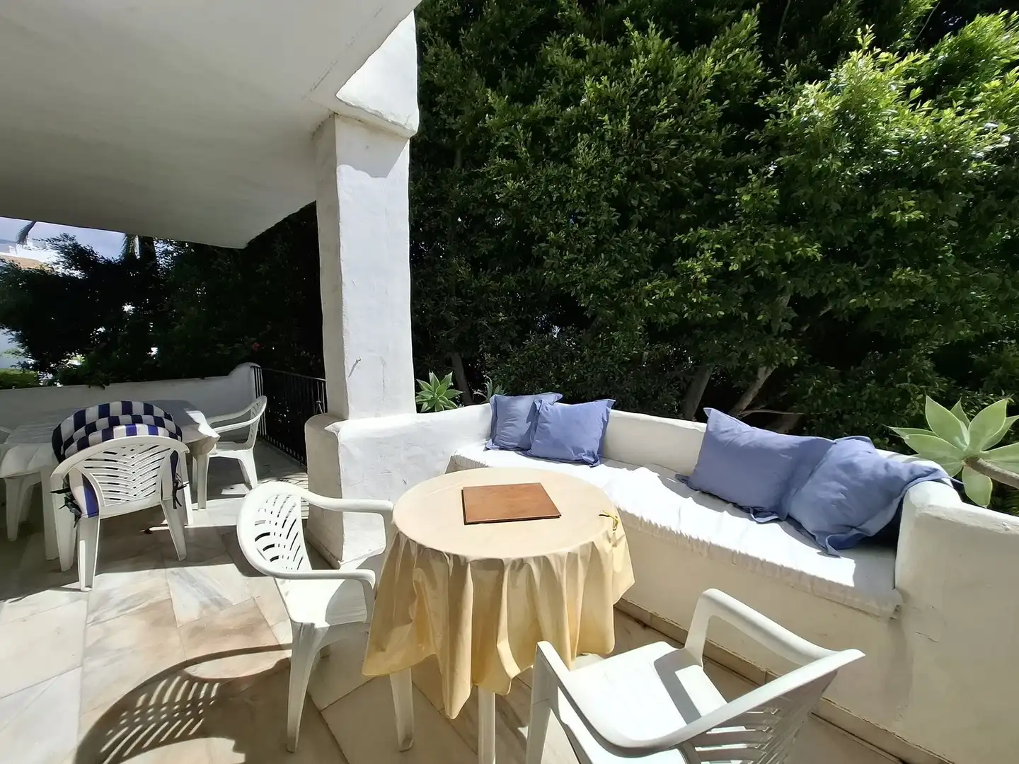Terrassa de Pis en venda en Marbella amb Aire condicionat, Moblat i TV