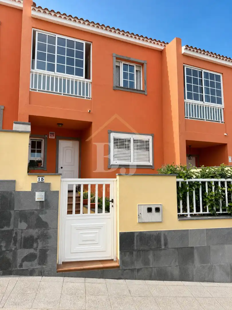 Vista exterior de Casa adosada en venta en Icod de los Vinos con Terraza