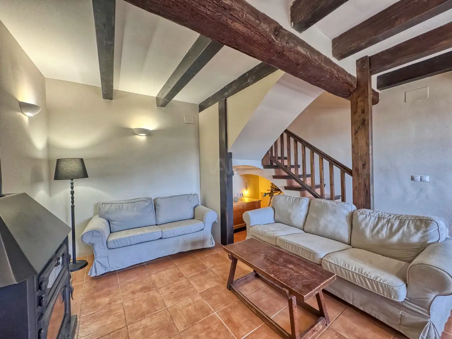 Sala d'estar de Finca rústica en venda en Rubielos de Mora amb Calefacció i Terrassa