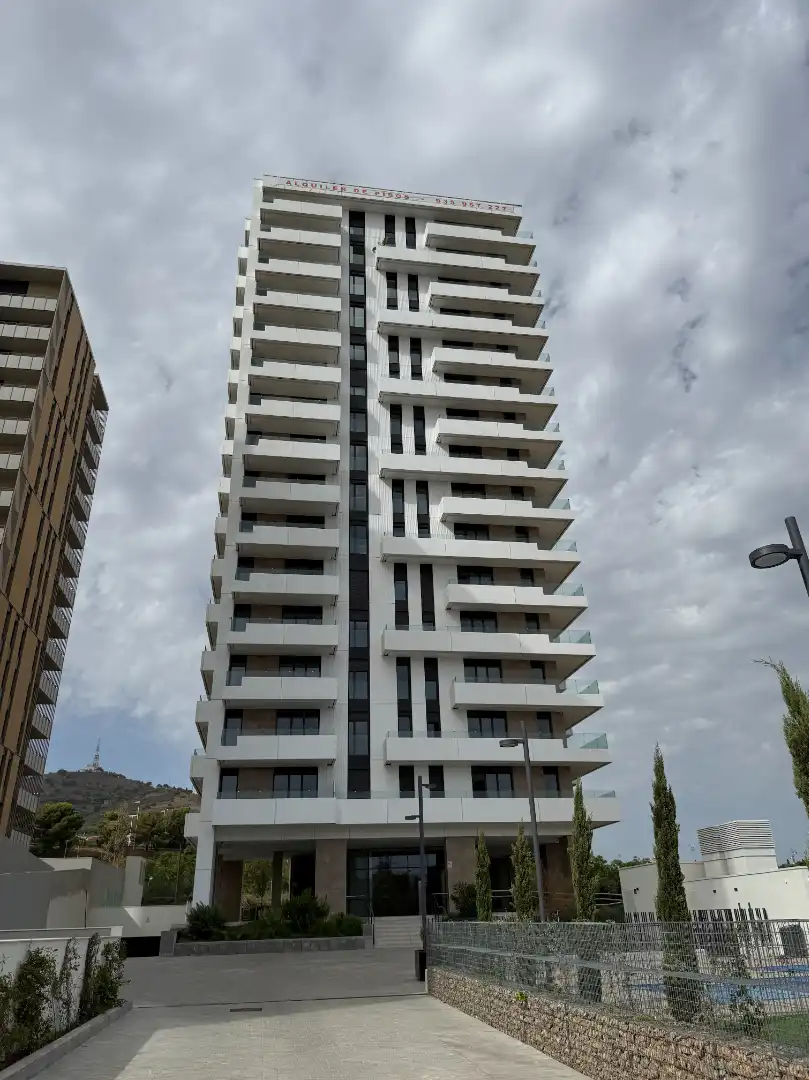 Vista exterior de Pis de lloguer en Esplugues de Llobregat amb Aire condicionat, Calefacció i Terrassa