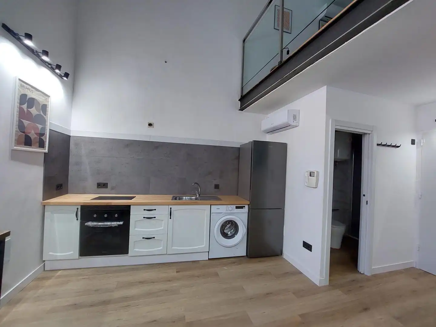 Cuina de Loft en venda en Almería amb Aire condicionat
