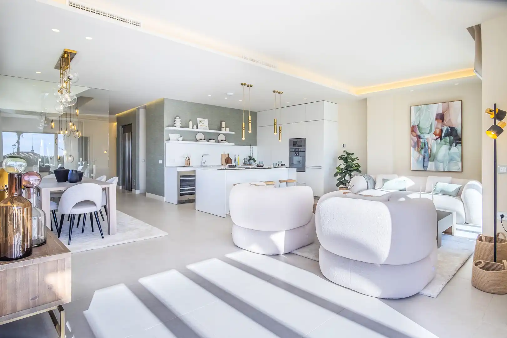 Sala de estar de Casa o chalet en venta en Estepona con Aire acondicionado, Jardín privado y Terraza