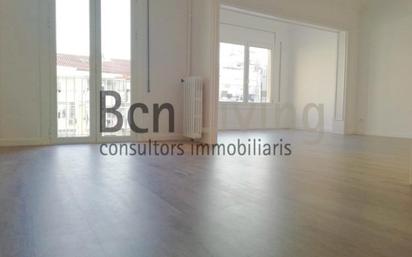 Dormitori de Pis en venda en  Barcelona Capital amb Aire condicionat, Calefacció i Balcó