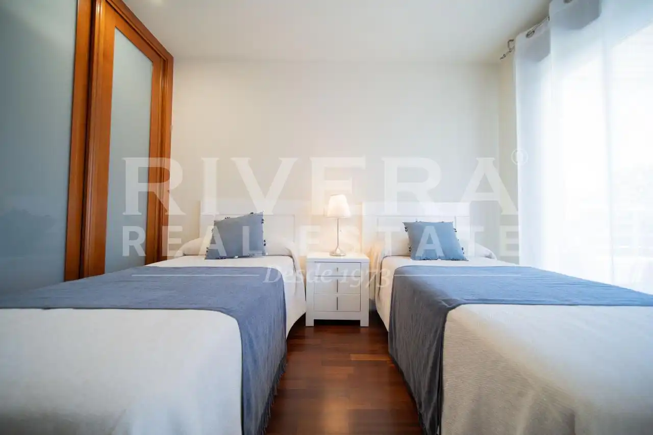Schlafzimmer von Wohnung zum Verkauf in Sanxenxo mit Heizung, Terrasse und Abstellraum