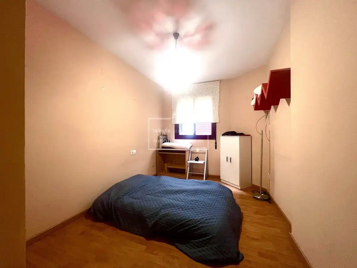 Habitación de Piso en venta en Castellón de la Plana / Castelló de la Plana con Aire acondicionado, Calefacción y Terraza