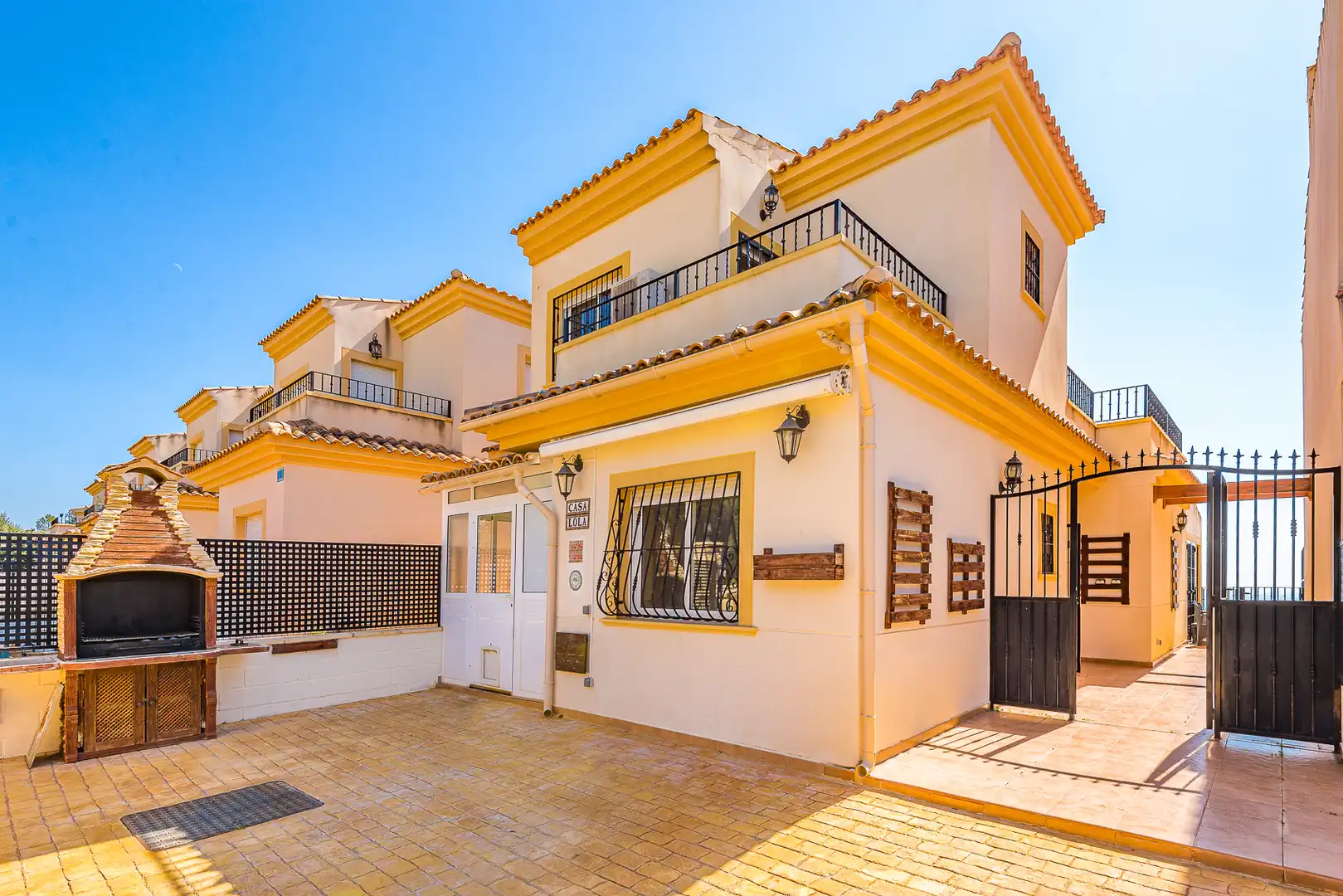 Vista exterior de Casa o chalet en venta en Aigües con Aire acondicionado, Terraza y Trastero