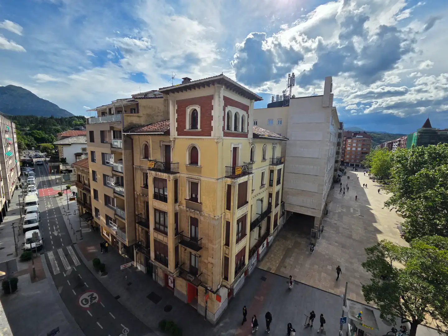 Vista exterior de Piso en venta en Durango con Calefacción, Trastero y Balcón