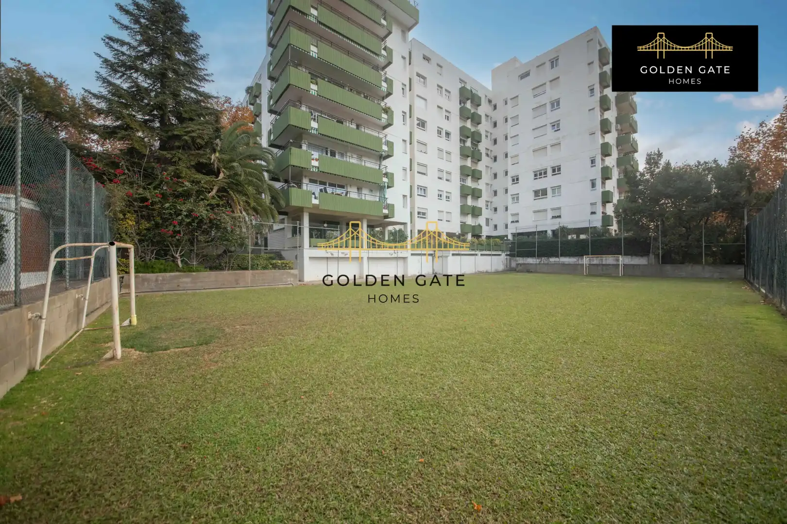Exterior view of Flat for sale in El Masnou  with Air Conditioner, Heating and Parquet flooring