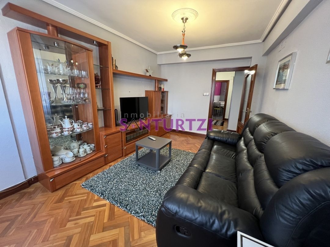 Living room of Flat for sale in Santurtzi   with Furnished and Balcony