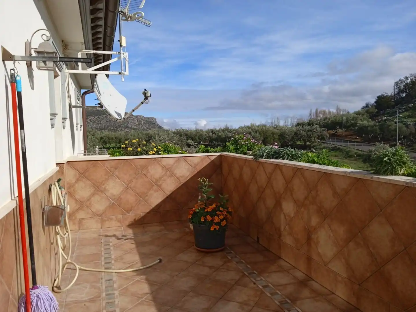 Terraza de Casa o chalet en venta en Cuevas del Becerro con Aire acondicionado, Calefacción y Jardín privado
