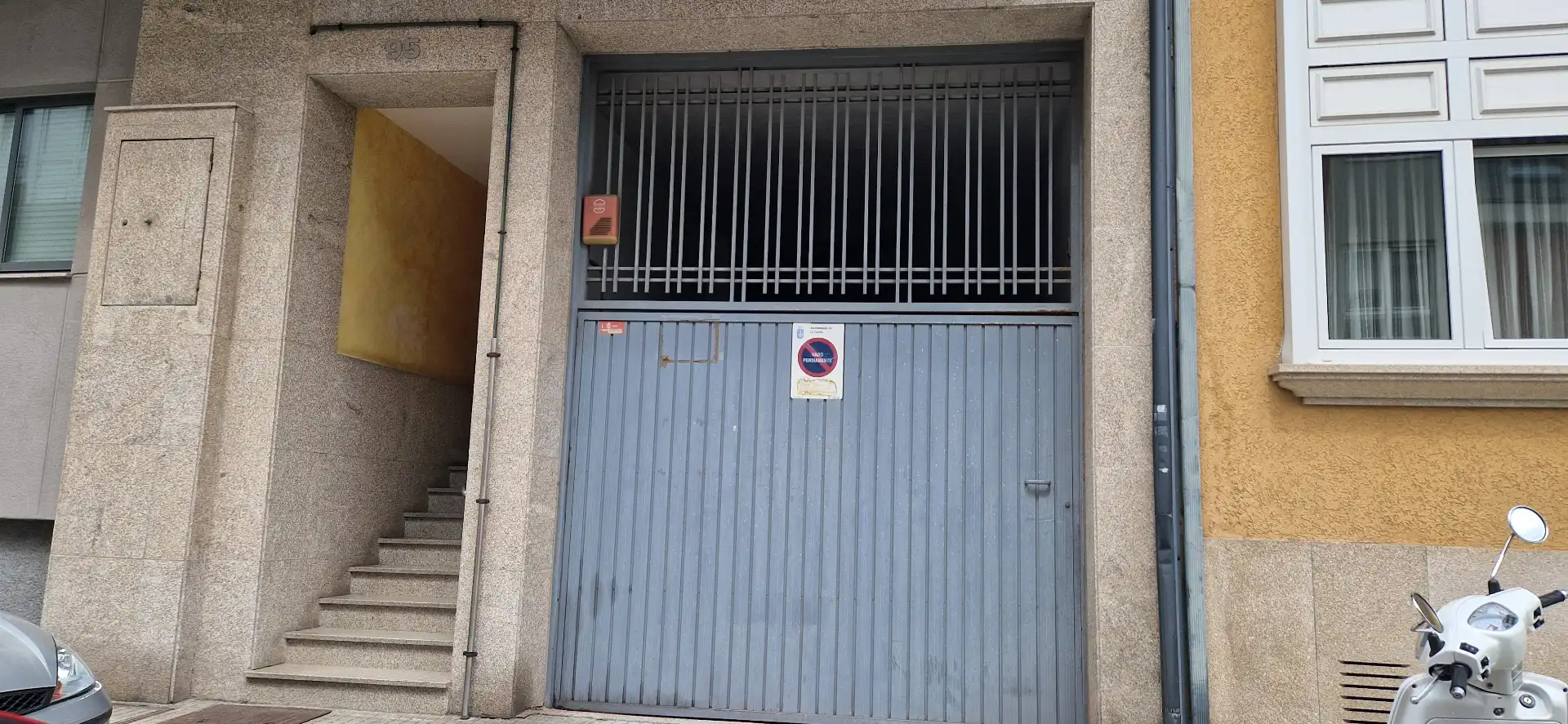 Einzelparkplatz mit Aufzug zur Miete in Rúa Pedralonga 95, imagen 3