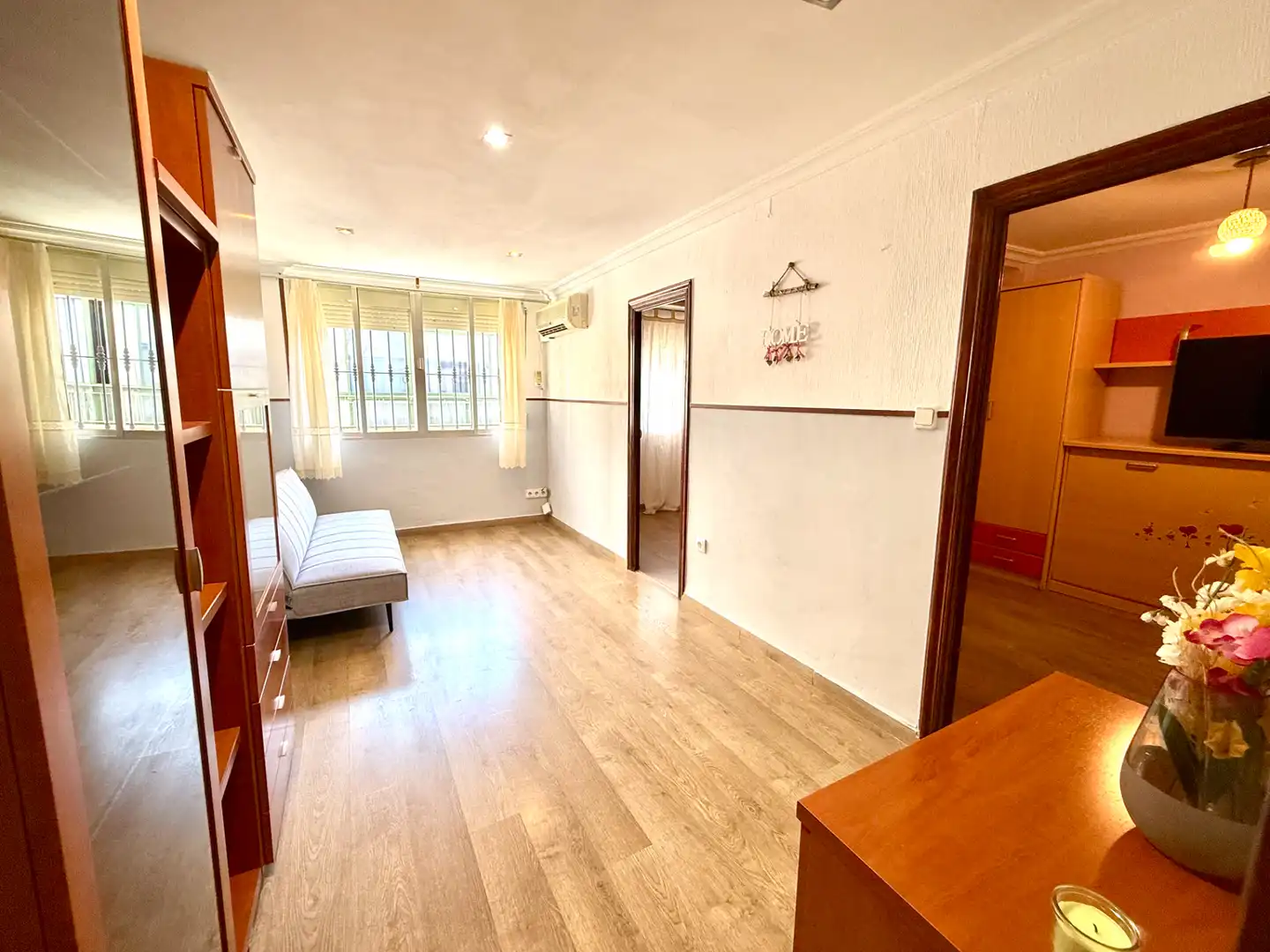 Schlafzimmer von Wohnung zum Verkauf in San Juan de Aznalfarache mit Klimaanlage und Ofen